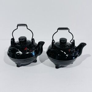Vintage Kettle Salt & Pepper Shaker‎ Set Painted Clay W Wire Handles No Stoppers